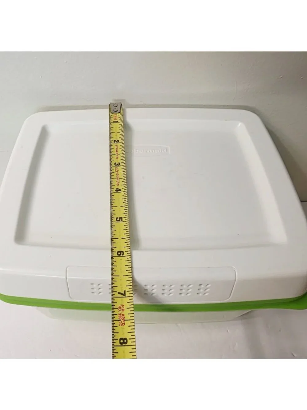 Rubbermaid FreshVent Produce Saver Fresh With Insert Vent Large 17.3 Cups 4.1 L
